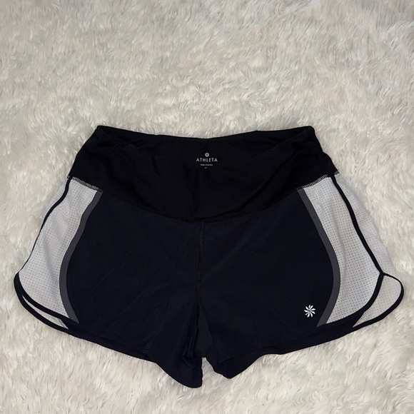 Athleta High Rise Acceleration Short Size Medium - Picture 2 of 5